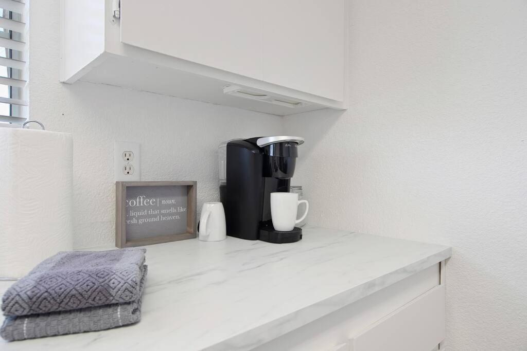 Апартаменты Couples Studio 1 W Full Kitchen Окхерст Экстерьер фото