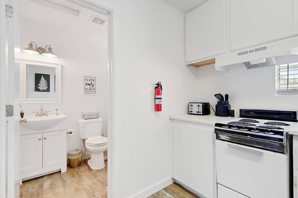 Апартаменты Couples Studio 1 W Full Kitchen Окхерст Экстерьер фото