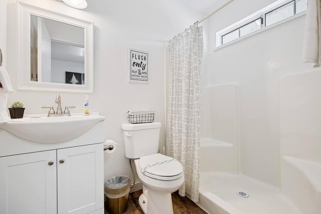 Апартаменты Couples Studio 1 W Full Kitchen Окхерст Экстерьер фото