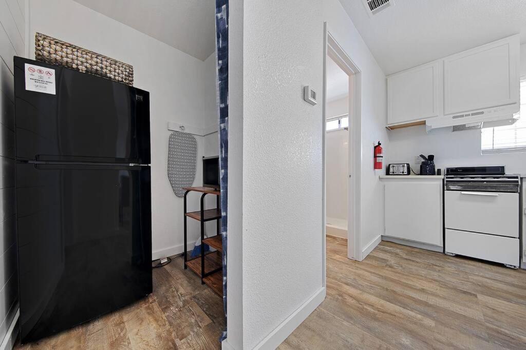 Апартаменты Couples Studio 1 W Full Kitchen Окхерст Экстерьер фото